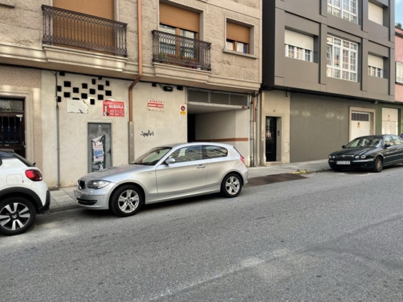Bajo Comercial en Av. Barraña