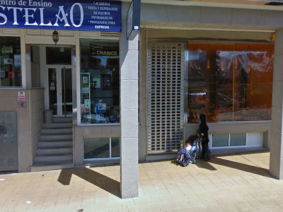 Bajo Comercial en Rianxo