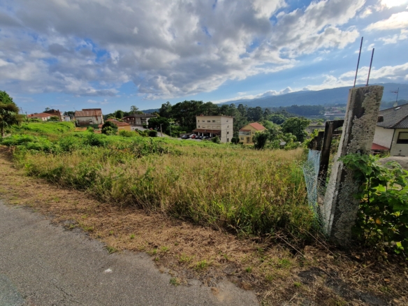 Solar edificable en Rianxo, Fonte Susan