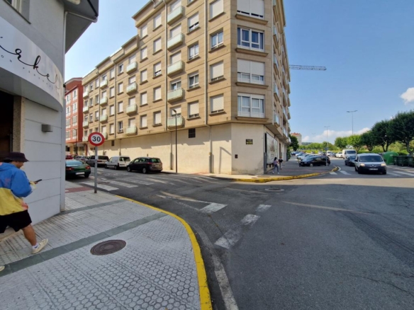 Bajo comercial Av. Constitucion  Alquiler