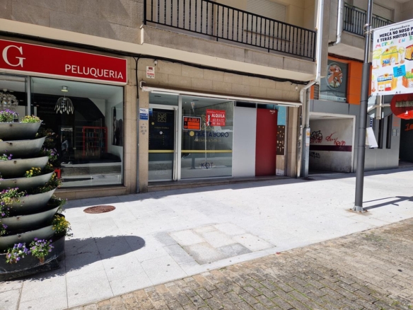 Local Comercial en Calle Peatonal Boiro