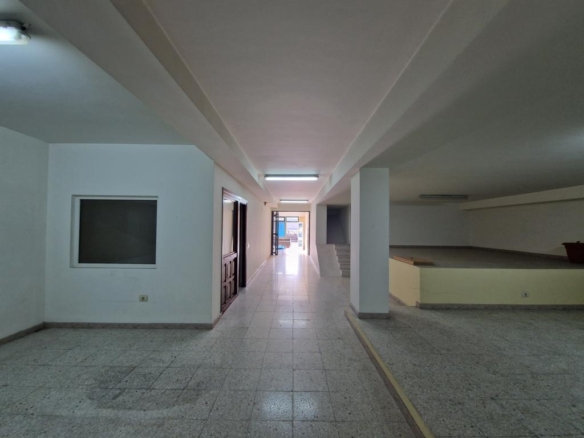 Local comercial en Boiro