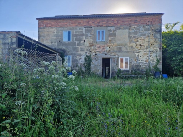 Casa de piedra en Boiro, zona Cespon